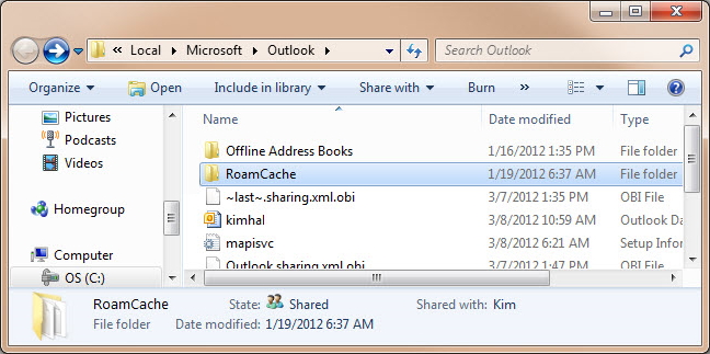名前を変更できる Outlook フォルダーの下にある RoamCache フォルダーのスクリーンショット。