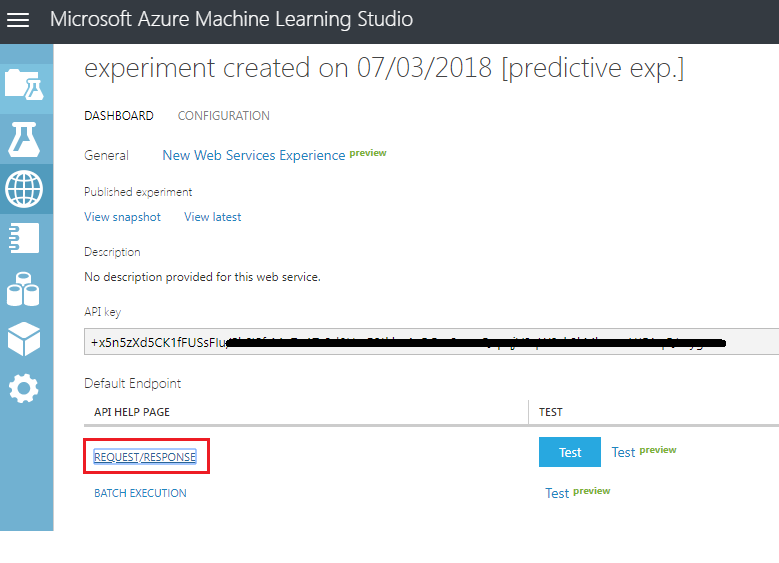 [Microsoft Azure Machine Learning Studio] ウィンドウのスクリーンショット。A P I キーと強調表示された [Request slash Response]\(応答の要求\) リンクが示されています。