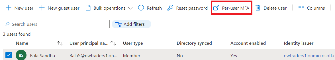 Microsoft Entra ID의 사용자 창에서 다단계 인증을 선택하는 스크린샷