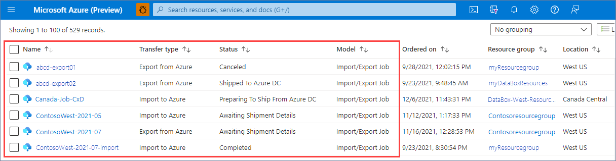 Import/Export 작업으로 필터링된 Azure Portal의 Data Box 리소스 스크린샷. 작업 이름, 전송 유형, 상태 및 모델이 강조 표시되어 있습니다.