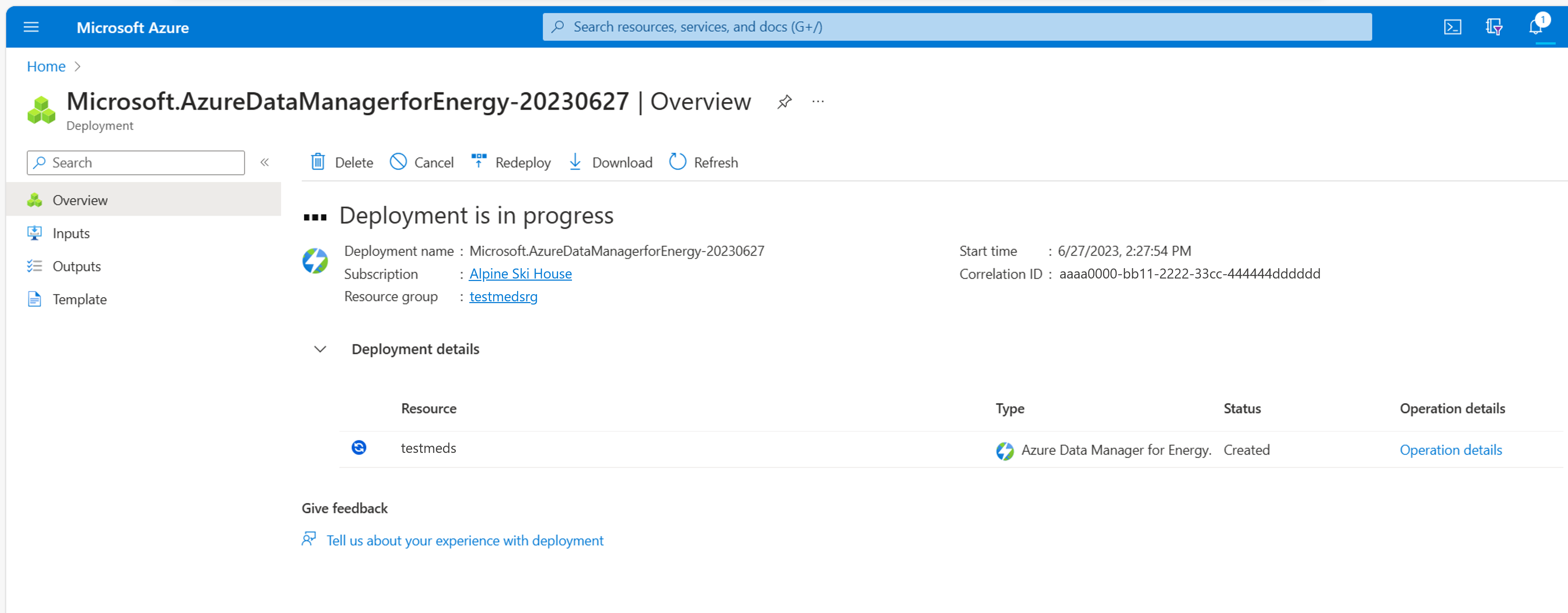 진행 중인 배포와 배포 세부 정보를 보여 주는 페이지의 스크린샷.