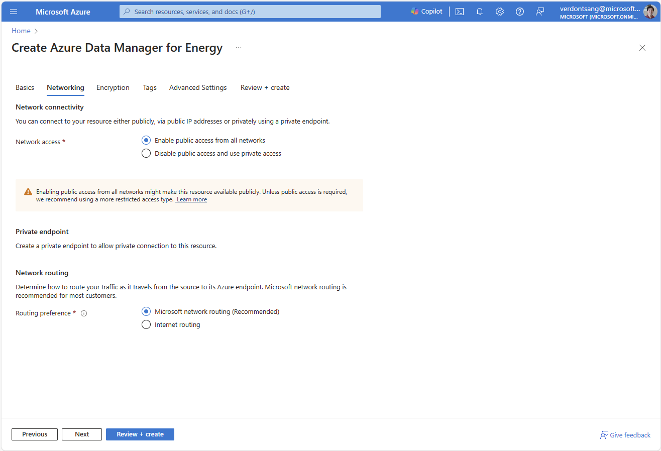 Azure Data Manager for Energy에서 네트워크 연결과 네트워크 라우팅을 구성하는 탭의 스크린샷.