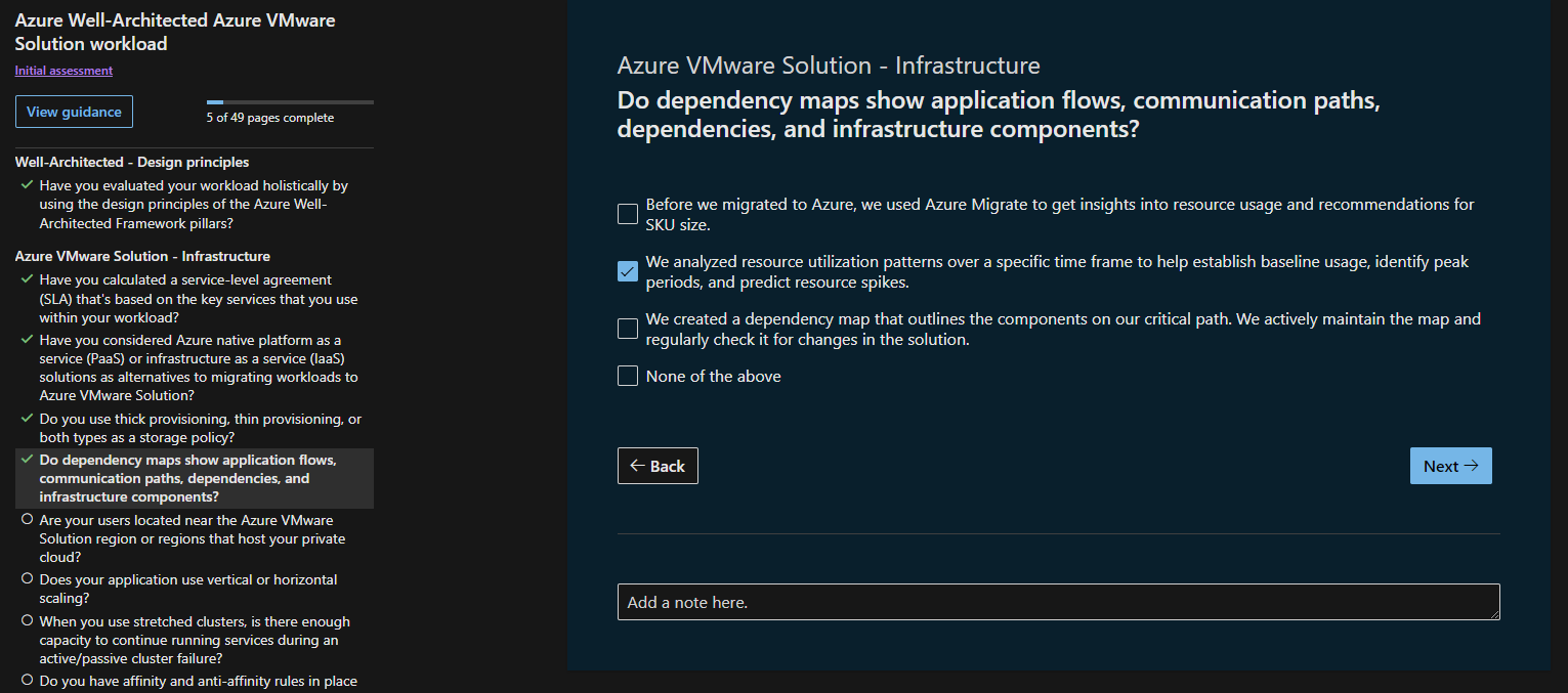 Azure VMware Solution 평가의 질문 스크린샷 몇 가지 답변이 선택됩니다. 왼쪽에는 평가의 개요가 표시됩니다.