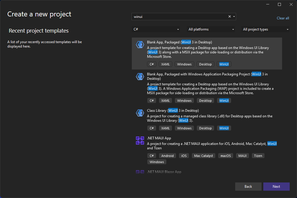 Schermopname van het dialoogvenster 'Een nieuw project maken' in Visual Studio 2022 met 'WinUI' ingevoerd in het zoekvak, waarbij de WinUI Blank App (Packaged) projectsjabloon is gemarkeerd.