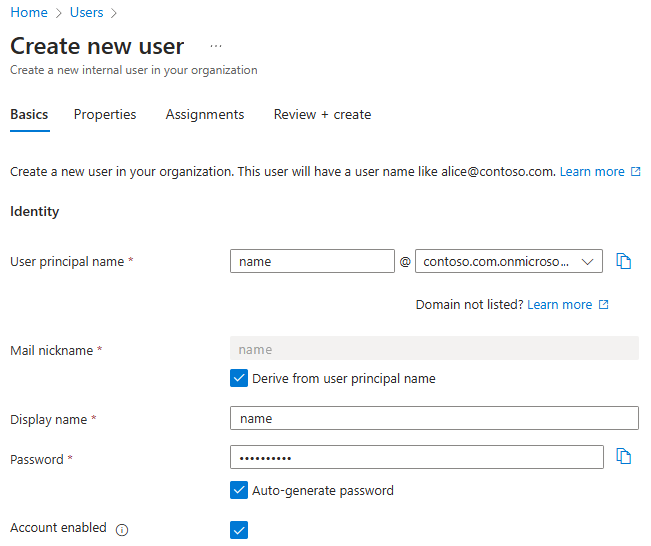 Schermopname van Azure Portal met het deelvenster Basisbeginselen van nieuwe gebruikers maken voor een gebruiker met beheerdersrechten.
