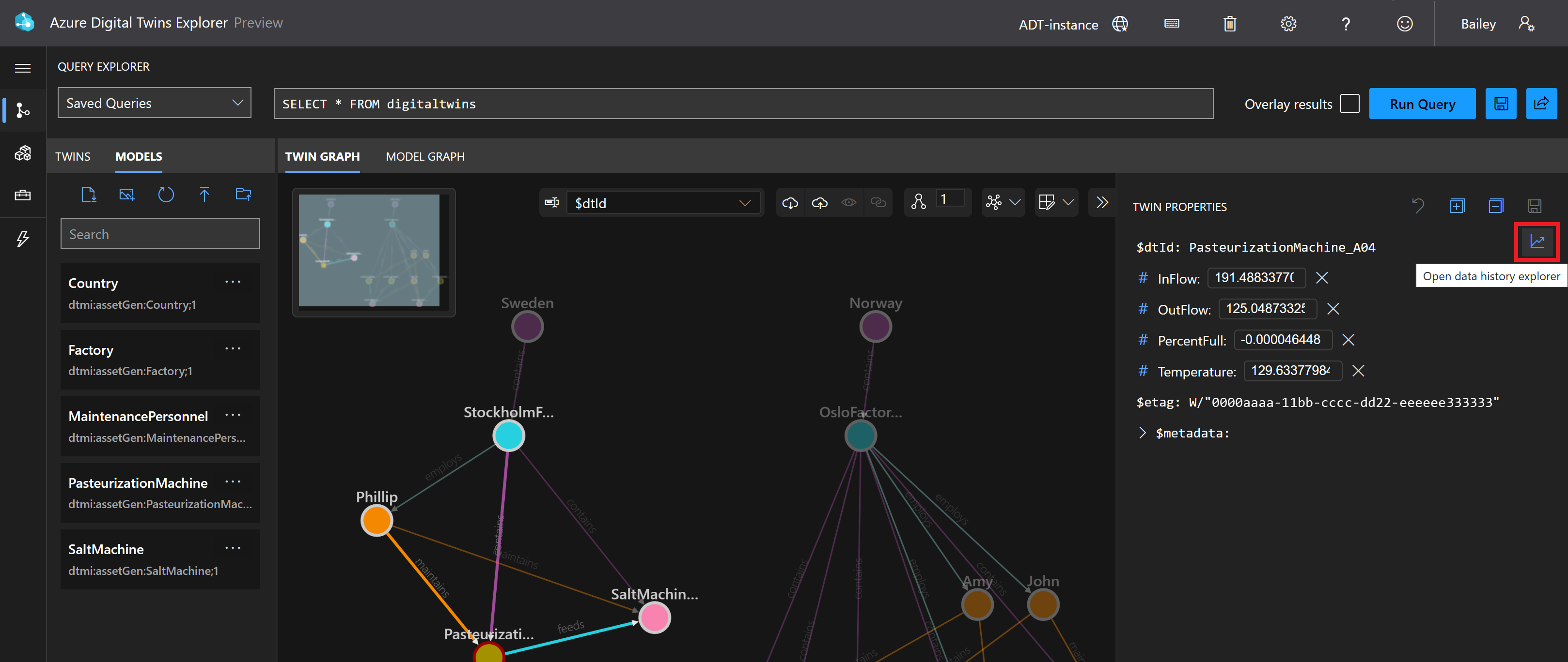 Schermopname van het deelvenster Eigenschappen van Azure Digital Twins Explorer, waarin het pictogram wordt gemarkeerd om de gegevensgeschiedenisverkenner te openen.