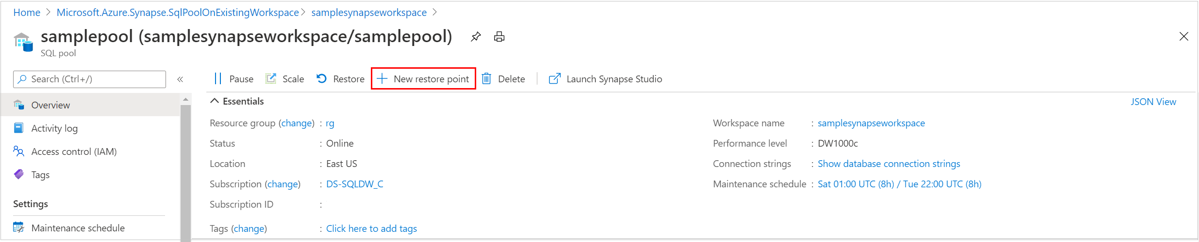 Schermopname van Azure Portal, op de pagina Overzicht van een SQL-pool. De knop Nieuw herstelpunt is gemarkeerd.