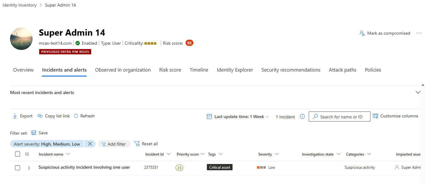 Schermopname van het tabblad Incidenten en waarschuwingen op de pagina Identiteit in Microsoft Defender.