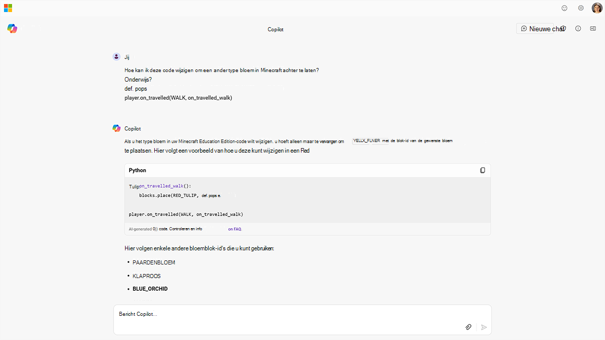 Schermopname van een prompt waarin Copilot wordt gevraagd om de Minecraft Education-code. Selecteer de volgende koppeling voor toegankelijke PDF-versie.