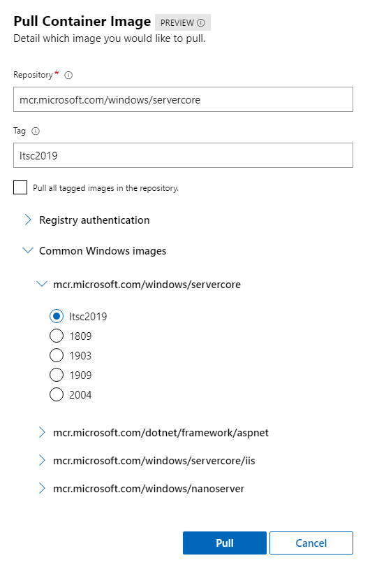 Schermopname van het dialoogvenster voor het ophalen van een containerimage, met velden voor de repository en de tag. Er zijn verschillende standaard Windows-images beschikbaar om te selecteren.