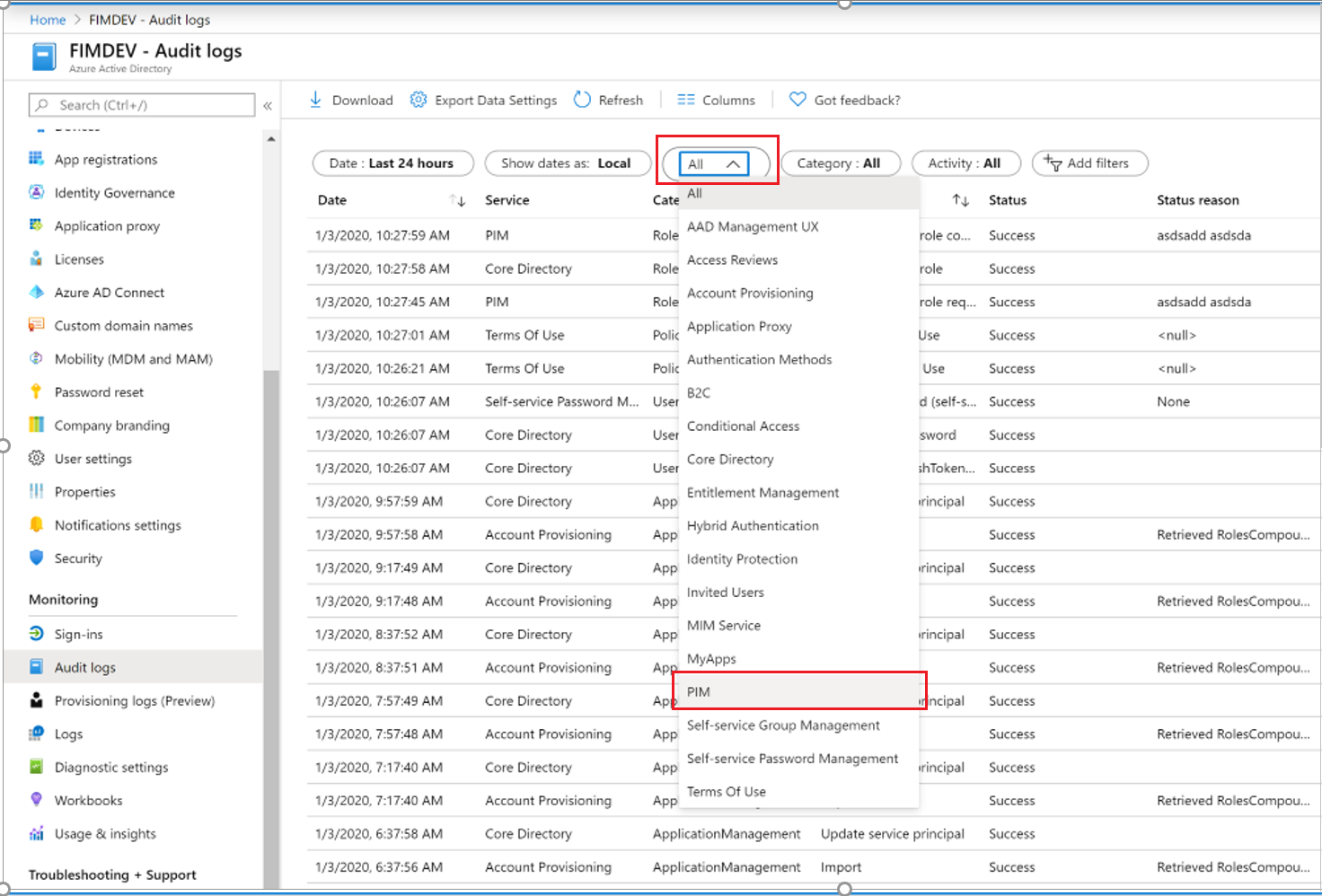 Zrzut ekranu przedstawiający filtrowanie dziennika inspekcji dla usługi PIM.