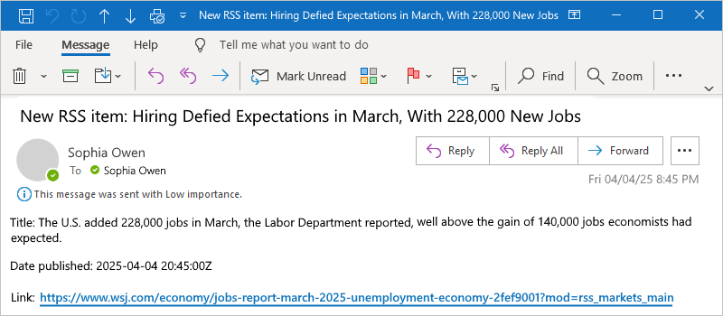 Zrzut ekranu przedstawiający program Outlook i przykładową wiadomość e-mail odebraną dla nowego elementu kanału informacyjnego RSS wraz z tytułem elementu, datą opublikowaną i linkiem.