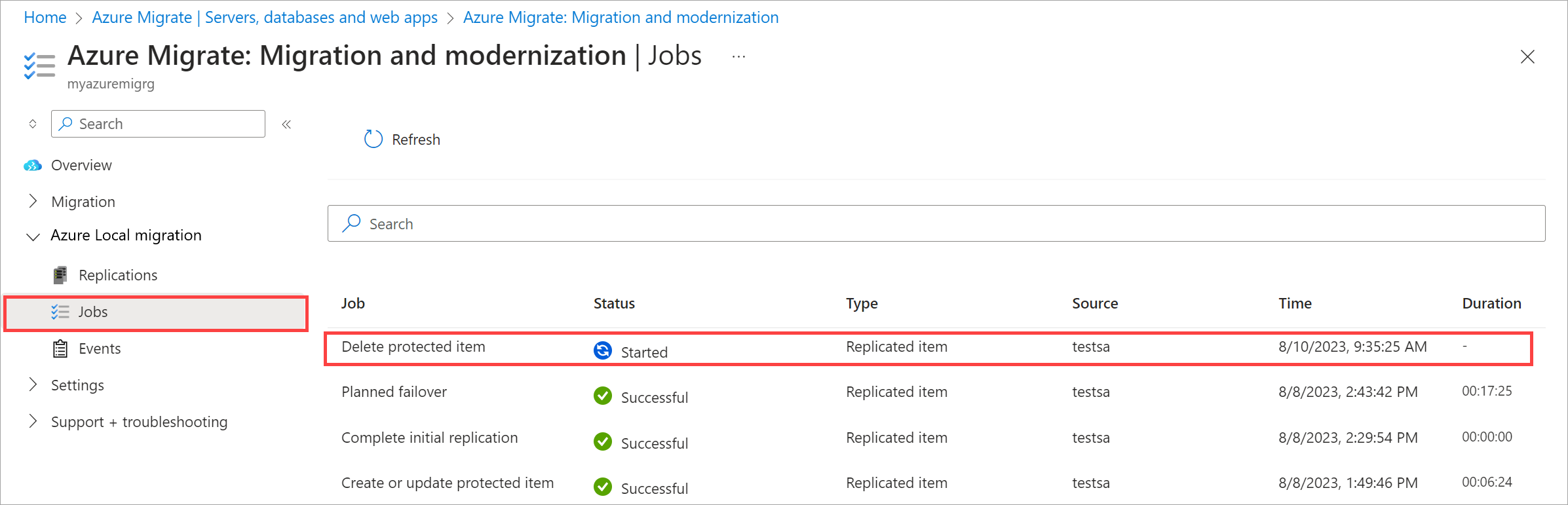 Zrzut ekranu przedstawiający stronę Zadania z wybranym zadaniem usuwania w witrynie Azure Portal.