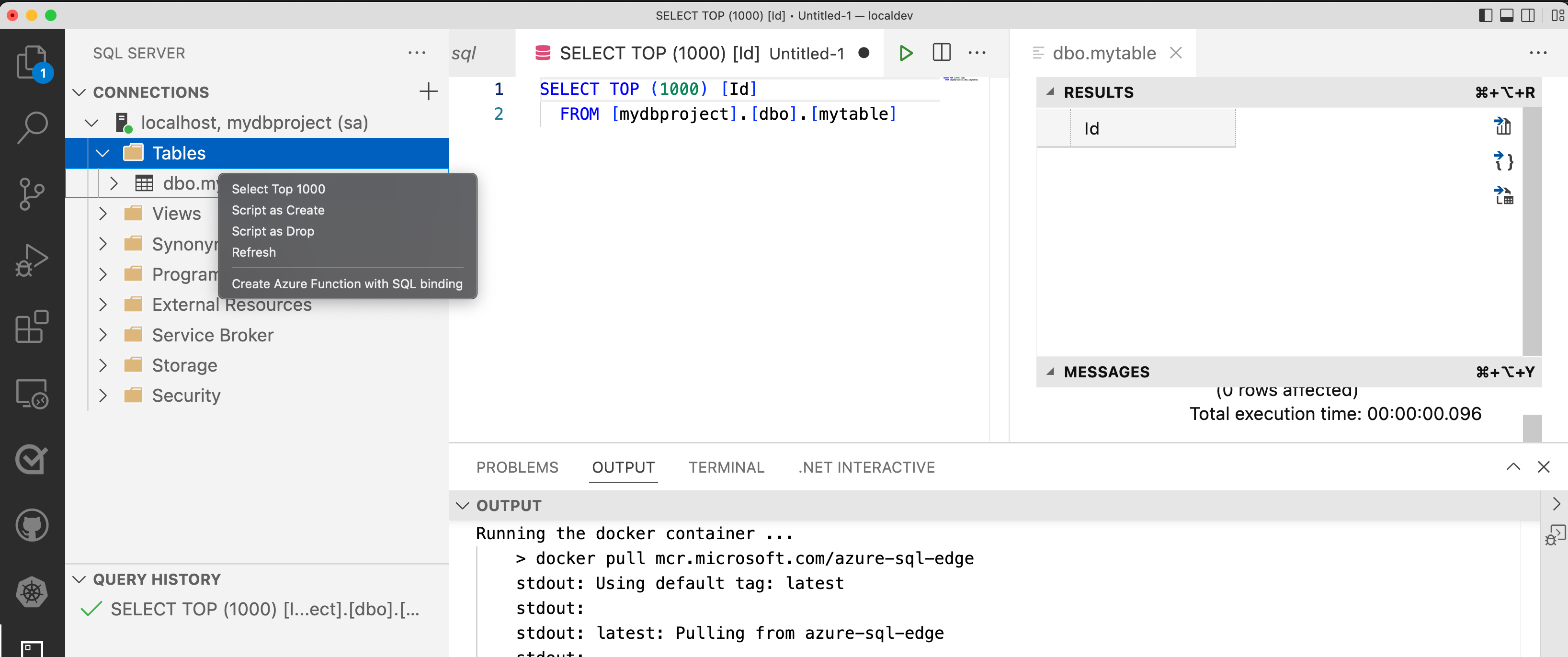 Zrzut ekranu przedstawiający nawiązywanie połączenia z emulatorem usługi Azure SQL Database i wykonywanie zapytań względem niego.