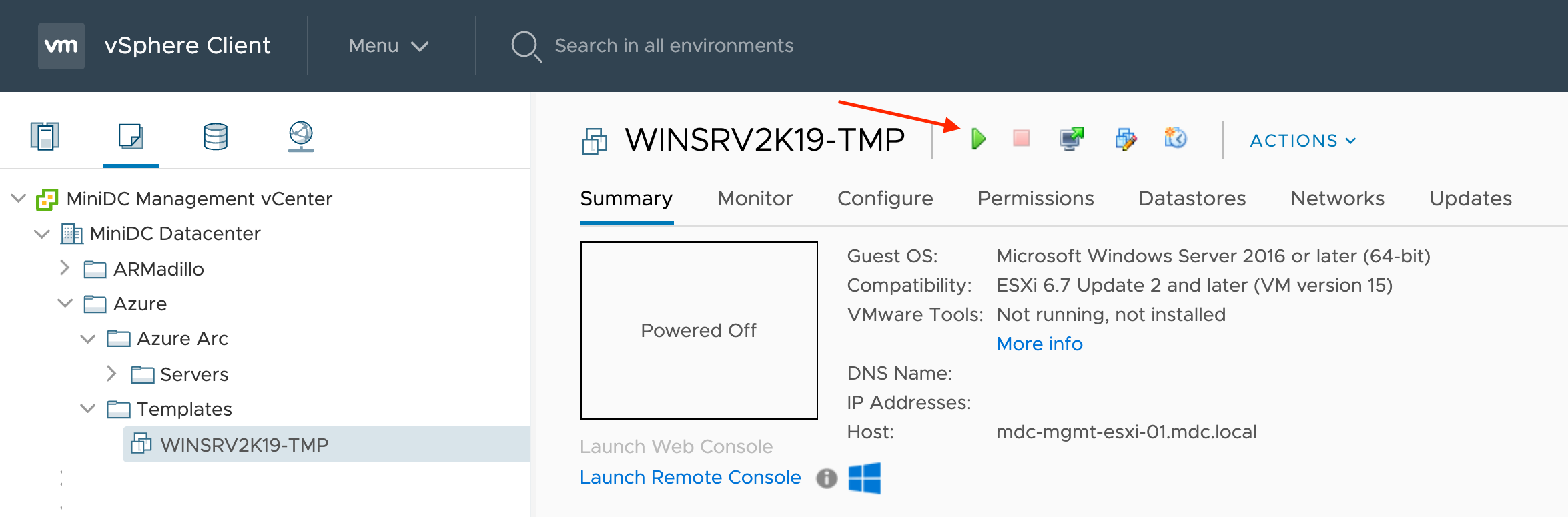 Zrzut ekranu przedstawiający przycisk uruchamiania systemu Windows Server w kliencie vSphere.