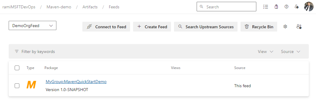 Zrzut ekranu pokazujący pakiet Maven wdrożonego do kanału.