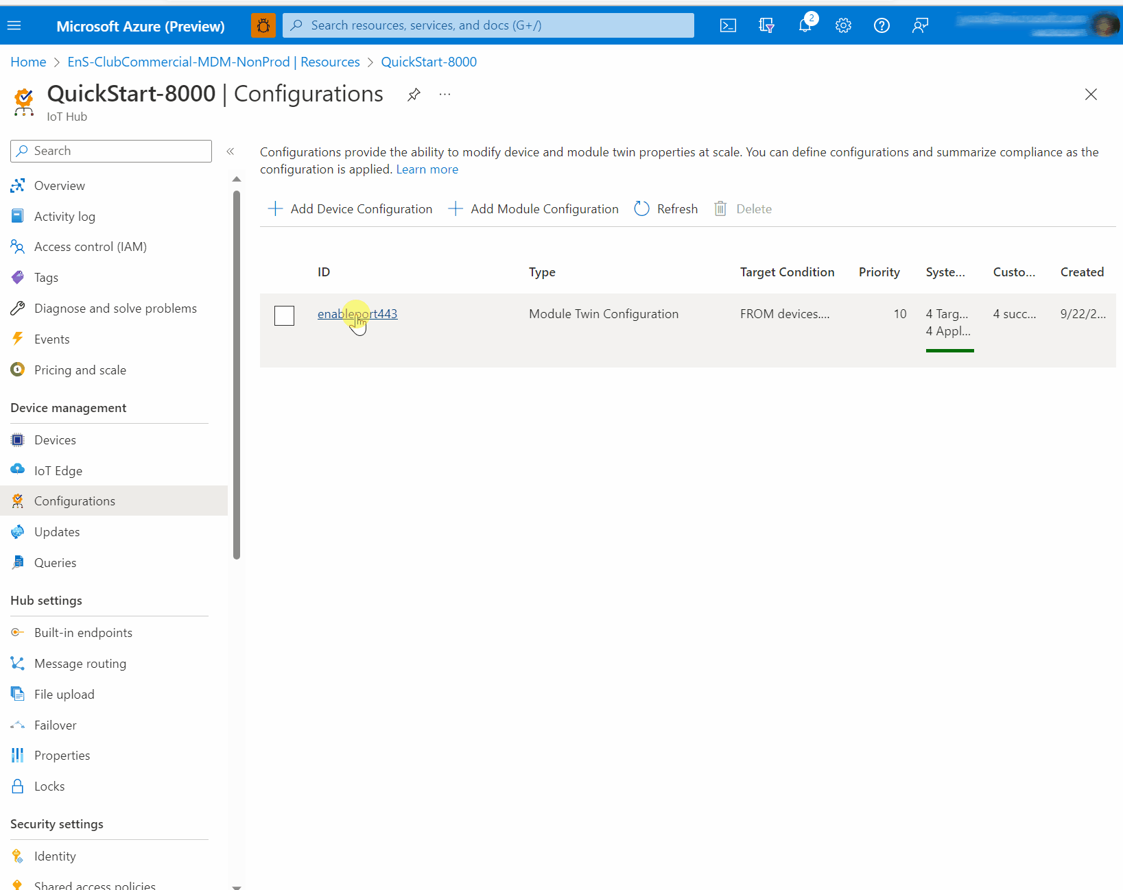 Zrzut ekranu przedstawiający sposób tworzenia metryk weryfikacji po skonfigurowaniu reguł zapory dla floty urządzeń jest stosowany w witrynie Azure Portal