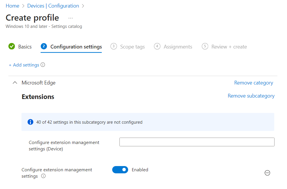 Zrzut ekranu przedstawiający ustawienia zarządzania rozszerzeniami przeglądarki Microsoft Edge w portalu usługi Microsoft Intune.