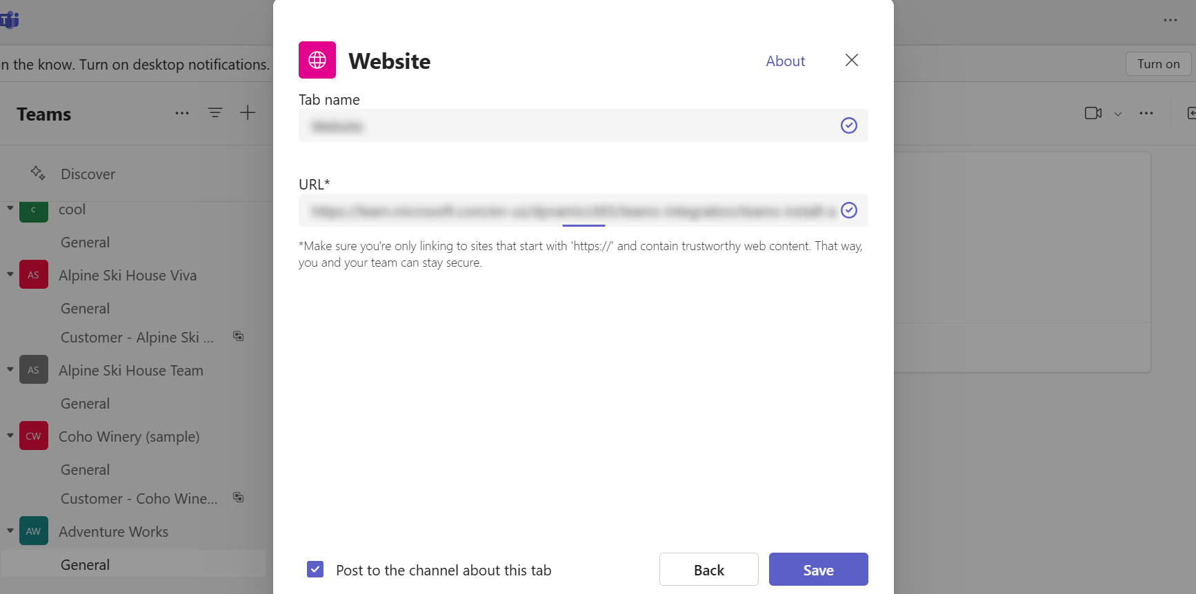 Zrzut ekranu przedstawiający wprowadzanie nazwy i adresu URL karty w aplikacji Witryna.