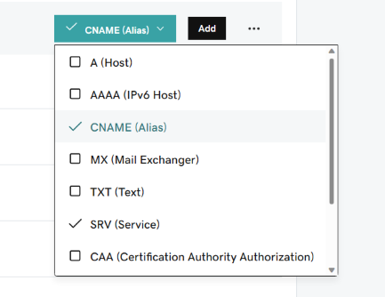 Zrzut ekranu przedstawiający wybieranie pozycji CNAME z listy rozwijanej Typ.