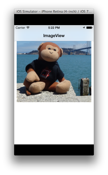 Przykładowa zawartość nie nakłada się na przezroczysty pasek UIKit