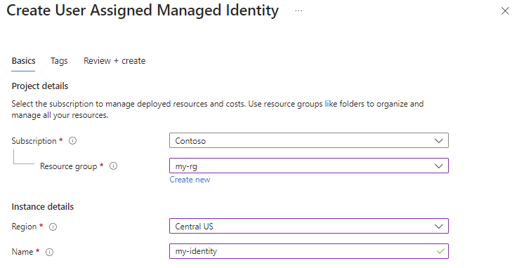 Zrzut ekranu przedstawiający stronę Tworzenie tożsamości zarządzanej przypisanej przez użytkownika w witrynie Azure Portal.
