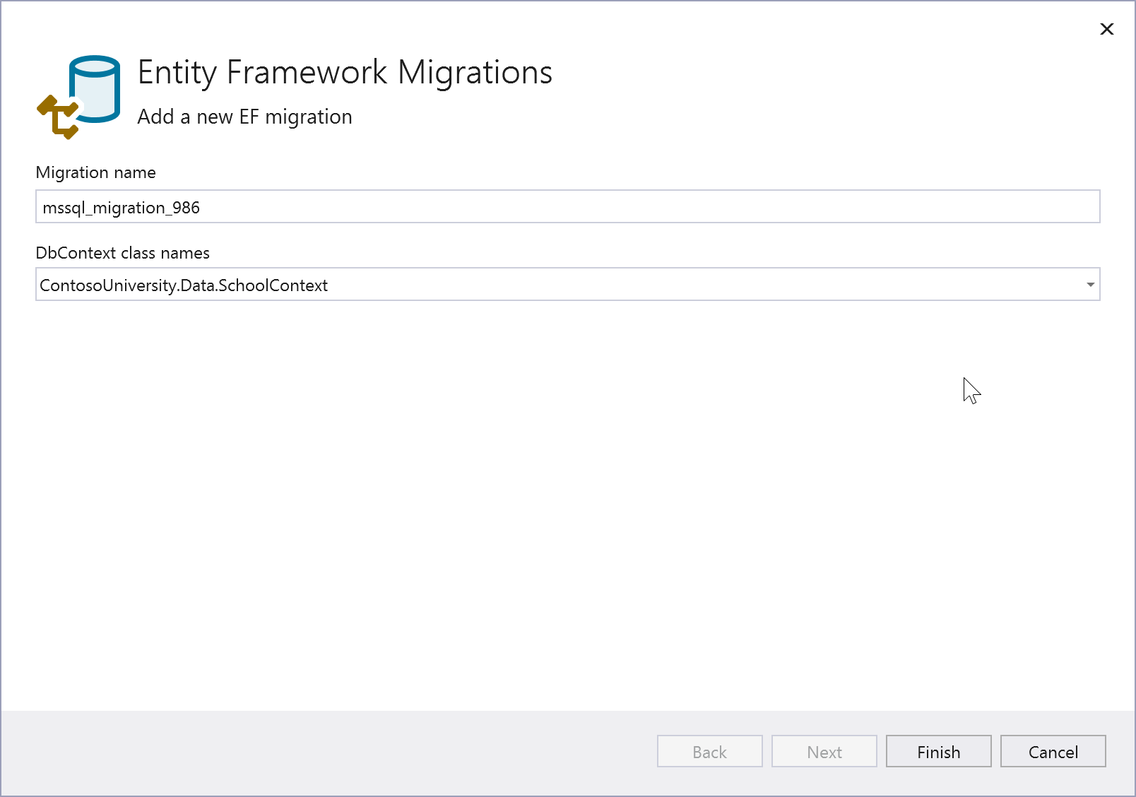 Zrzut ekranu przedstawiający dodawanie migracji w programie Entity Framework.