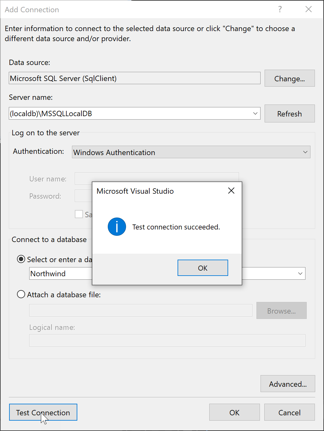 Zrzut ekranu przedstawiający pole komunikatu Test Connection succeeded (Powodzenie połączenia testowego).