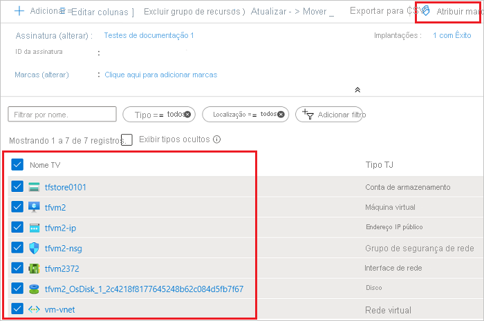 Captura de tela do portal do Azure mostrando diversos recursos selecionados para uma atribuição de tags em massa.