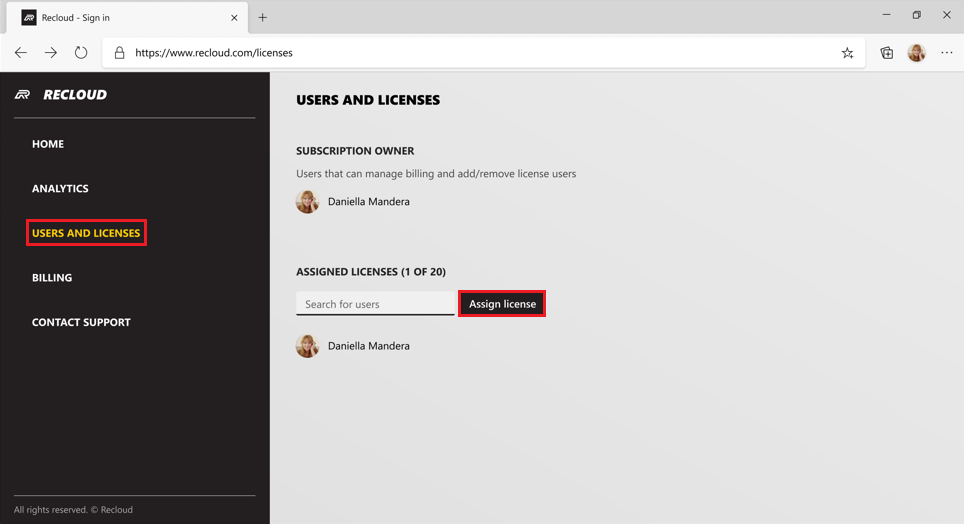 A captura de tela mostra a tela Usuário e Licenças para atribuir licença.