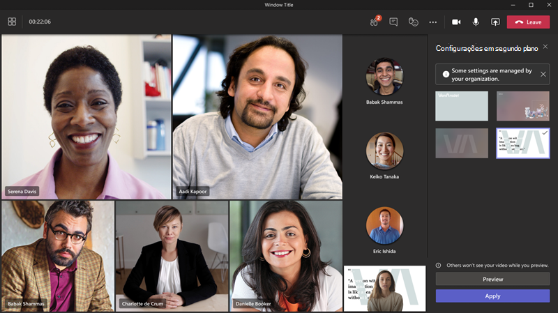Captura de tela de tela dos planos de fundo de reunião personalizados em uma reunião do Teams.