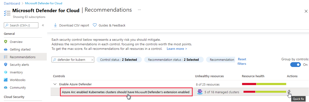 Captura de tela que mostra a recomendação do Microsoft Defender para Nuvem para implantar o sensor do Defender para clusters do Kubernetes habilitados para Azure Arc.