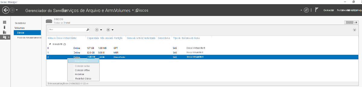 Captura de tela mostrando como colocar o disco de dados online e criar um volume.