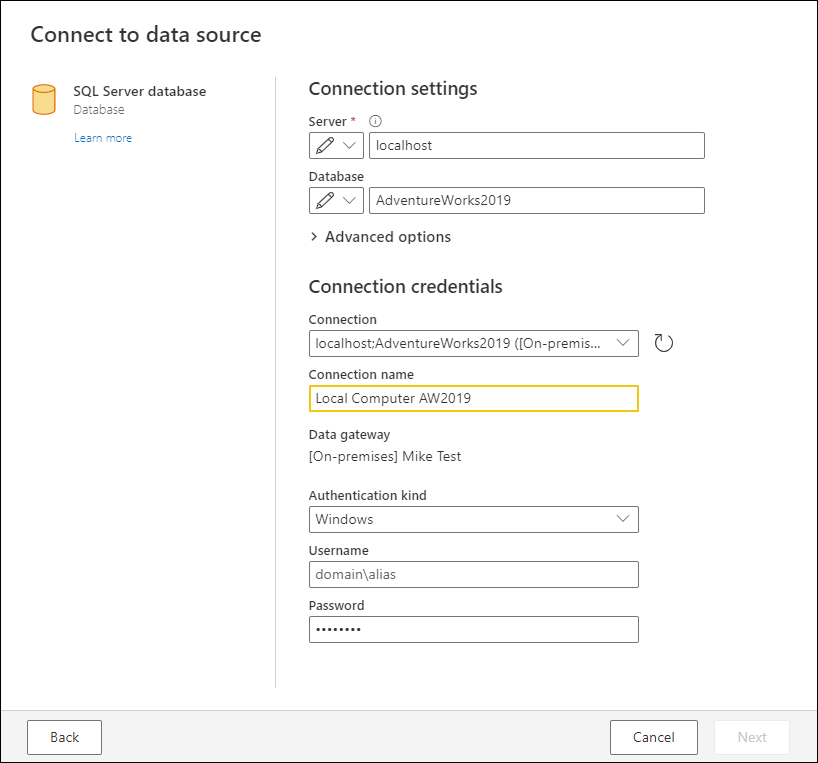 Captura de tela da página Conectar à fonte de dados com uma conexão nomeada para uma fonte de dados do Gateway, nesse caso, um SQL Server.