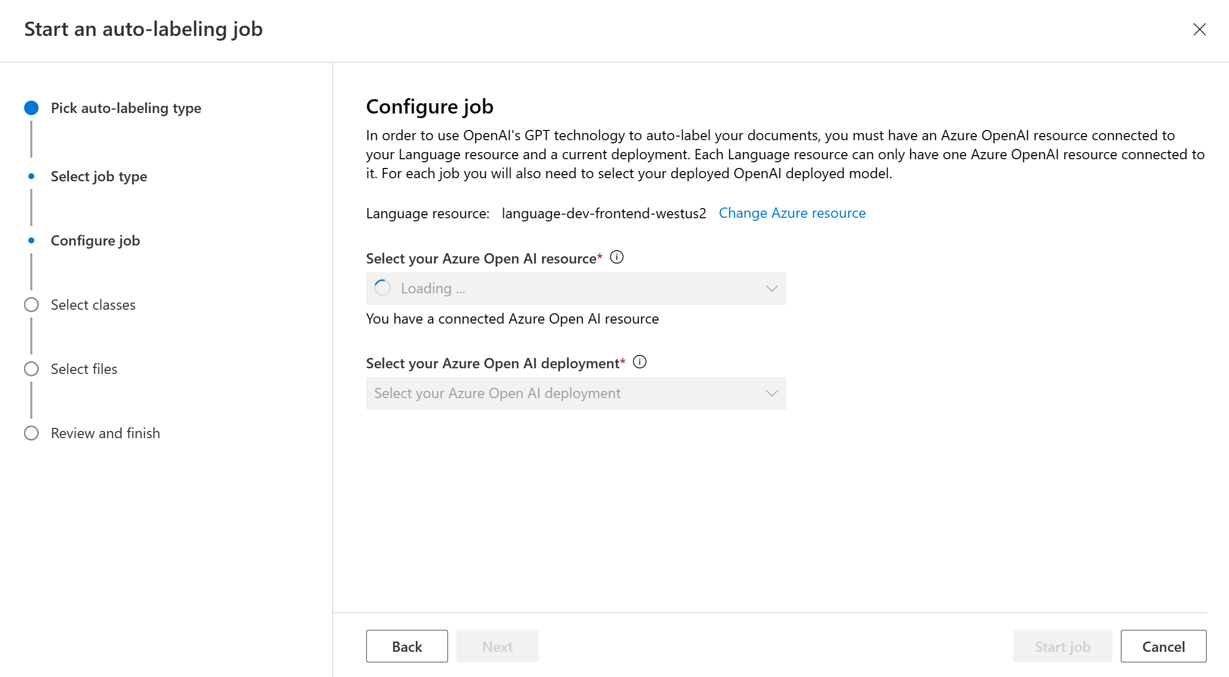Uma captura de tela mostrando como escolher o recurso e as implantações do OpenAI