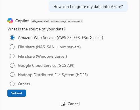 Captura de tela do Azure Copilot respondendo a uma pergunta sobre como migrar dados para o Azure.