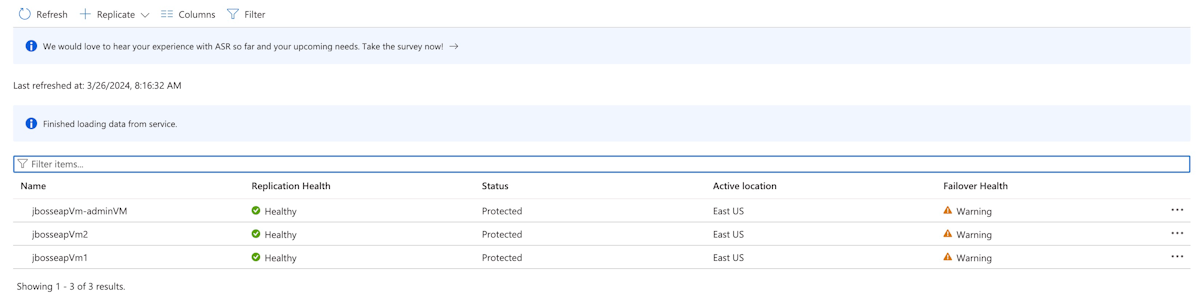 Captura de tela do portal do Azure mostrando uma lista de VMs replicadas e protegidas.