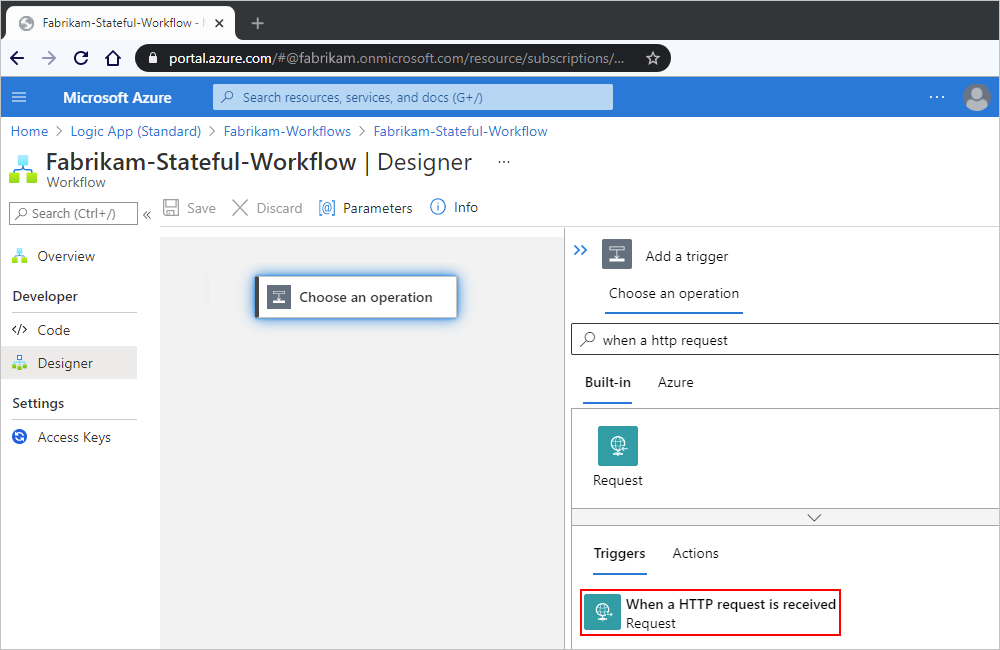 Captura de tela mostrando o portal do Azure e o designer de locatário único com 