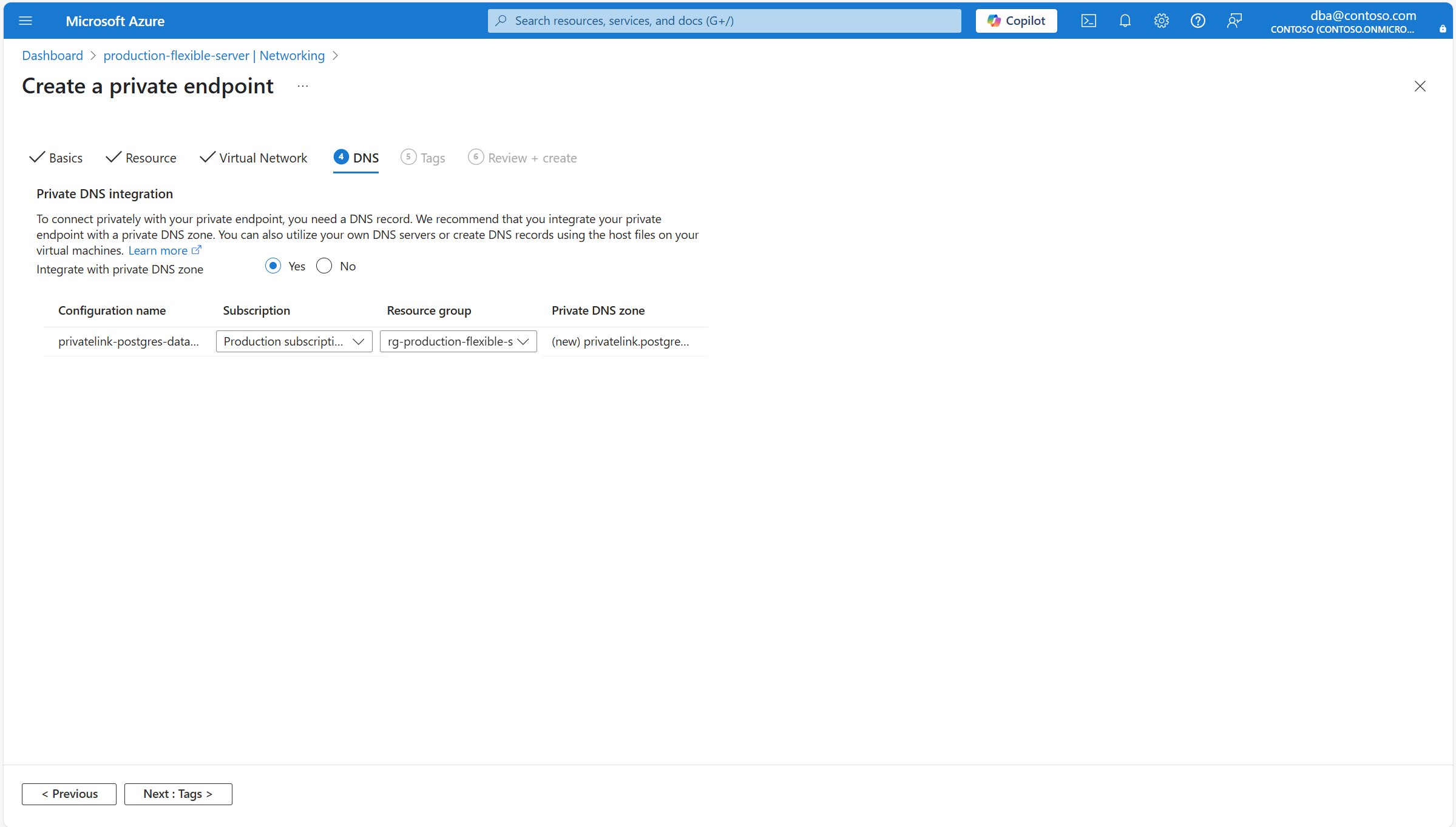 Captura de tela mostrando a página DNS de Criar um ponto de extremidade privado.
