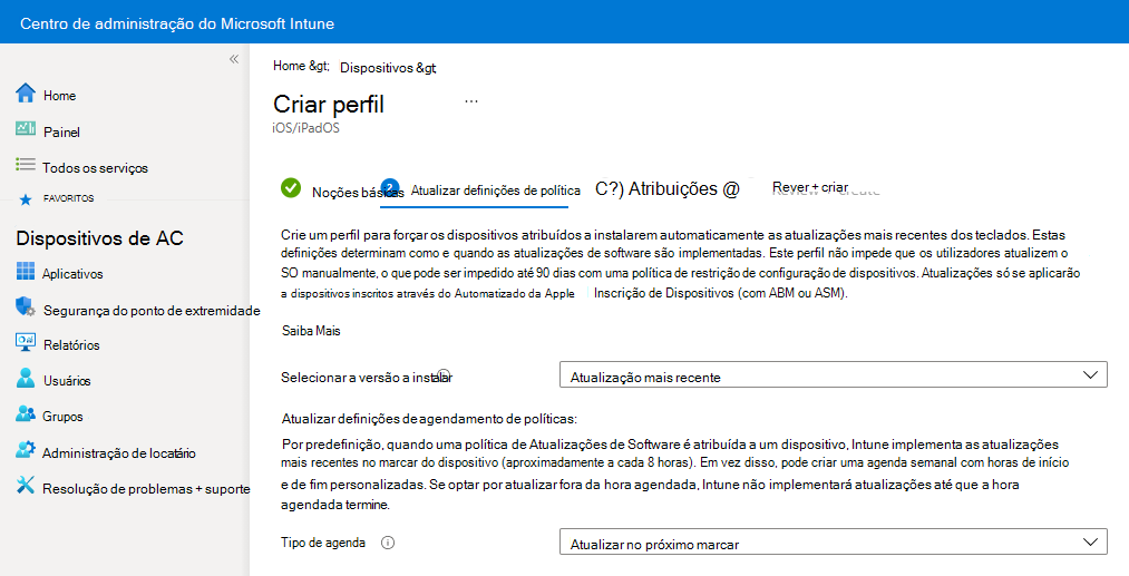 Captura de ecrã que mostra as definições de política de atualização de software de exemplo no Microsoft Intune.