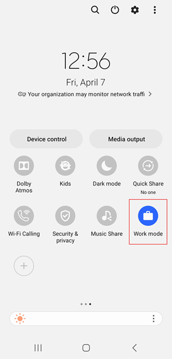 Captura de tela do ícone do perfil de trabalho ativado nas configurações rápidas do Samsung Galaxy S20.