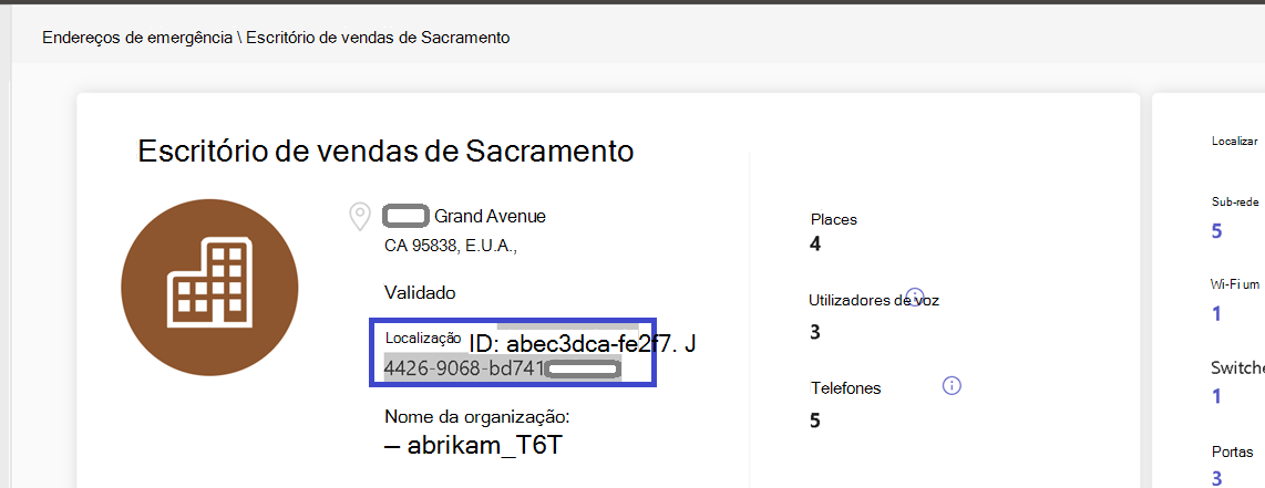 Captura de ecrã a mostrar onde encontrar o ID de localização de uma localização de chamada de emergência no centro de administração do Teams.
