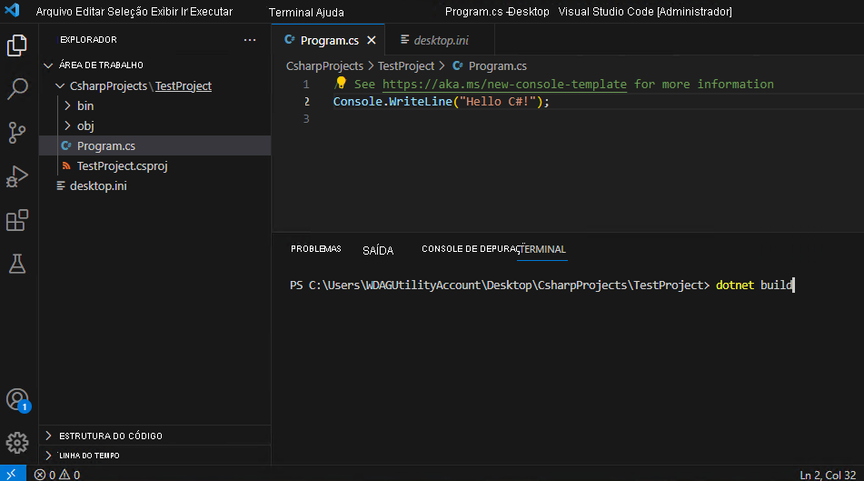 Captura de tela mostrando o comando dotnet build inserido no painel do terminal do Visual Studio Code.