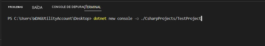 Captura de tela mostrando um comando sendo inserido no painel do terminal do Visual Studio Code.