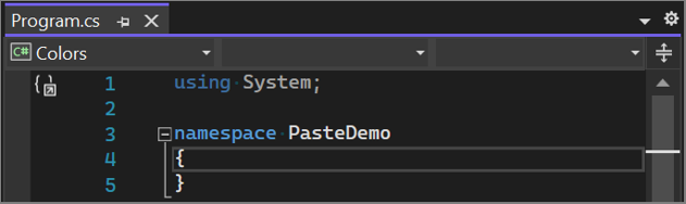 Captura de tela de uma declaração de namespace vazia no Visual Studio que é usada como um espaço reservado para colar no texto JSON ou XML.