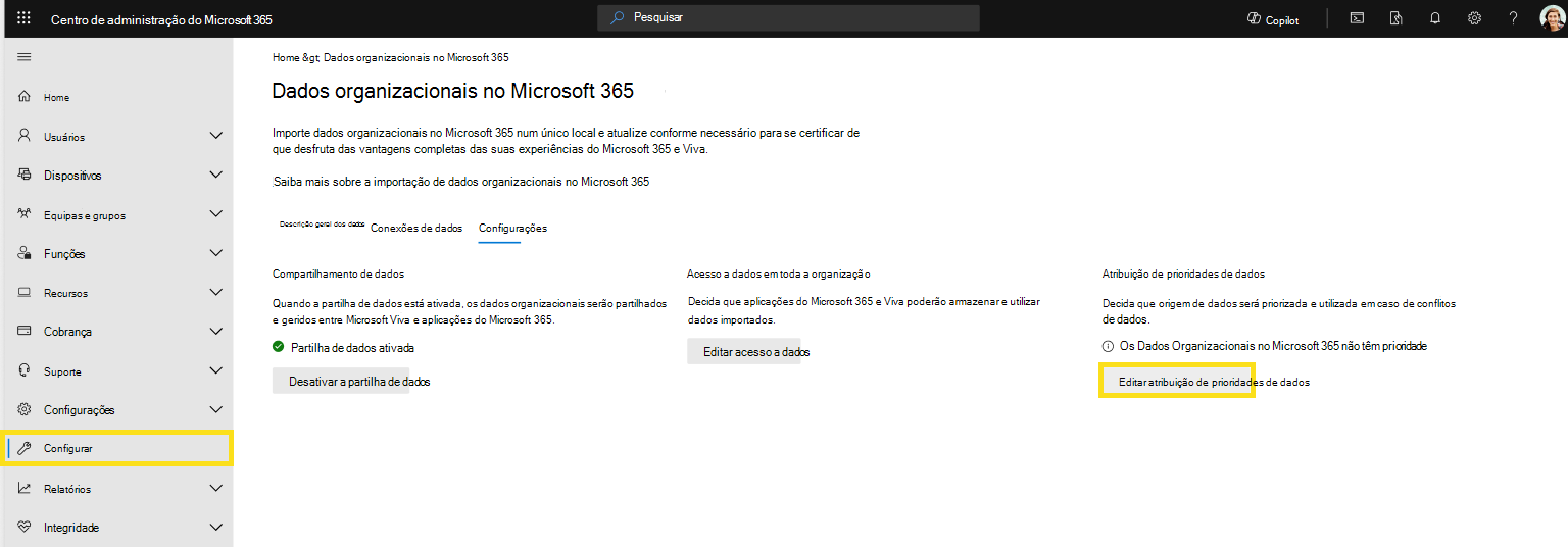 Captura de ecrã que mostra como atribuir prioridades aos dados organizacionais na página Definições.