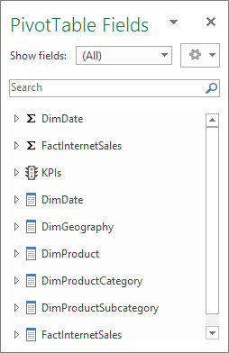 Captura de tela da caixa de diálogo Campos de Tabela Dinâmica no Excel mostrando que DimCustomer não está disponível para seleção.