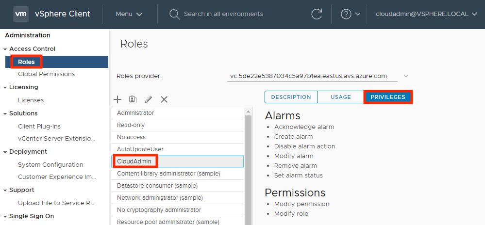 A captura de tela mostra as funções e privilégios do CloudAdmin no vSphere Client.