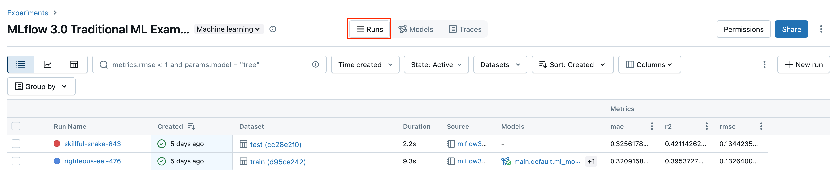 O separador de execuções do MLflow 3 mostrando execuções de treino e teste.