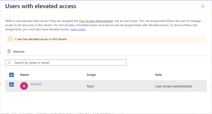 Captura de ecrã do painel Utilizadores com acesso elevado que lista utilizadores com acesso elevado.